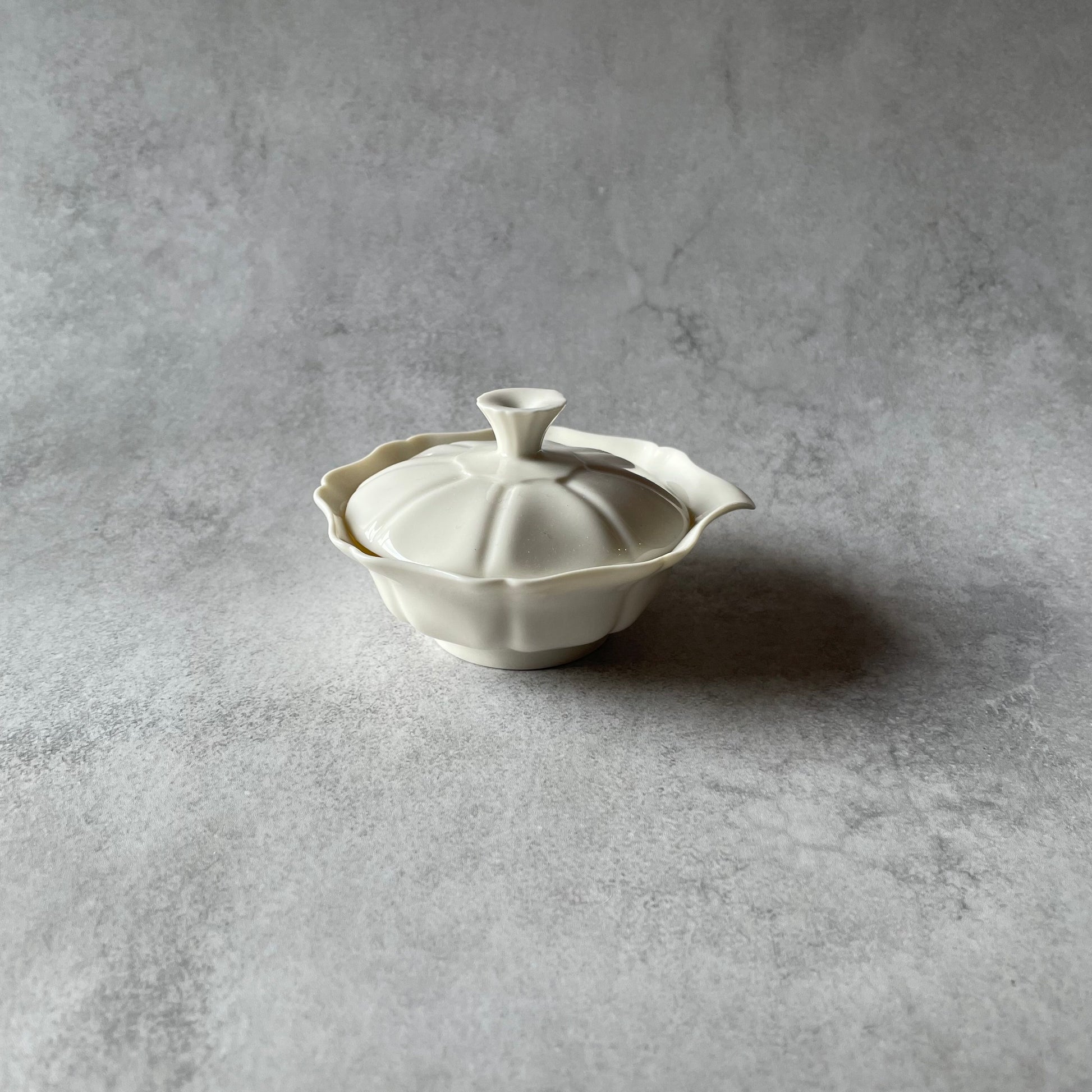 八輪花宝瓶　小