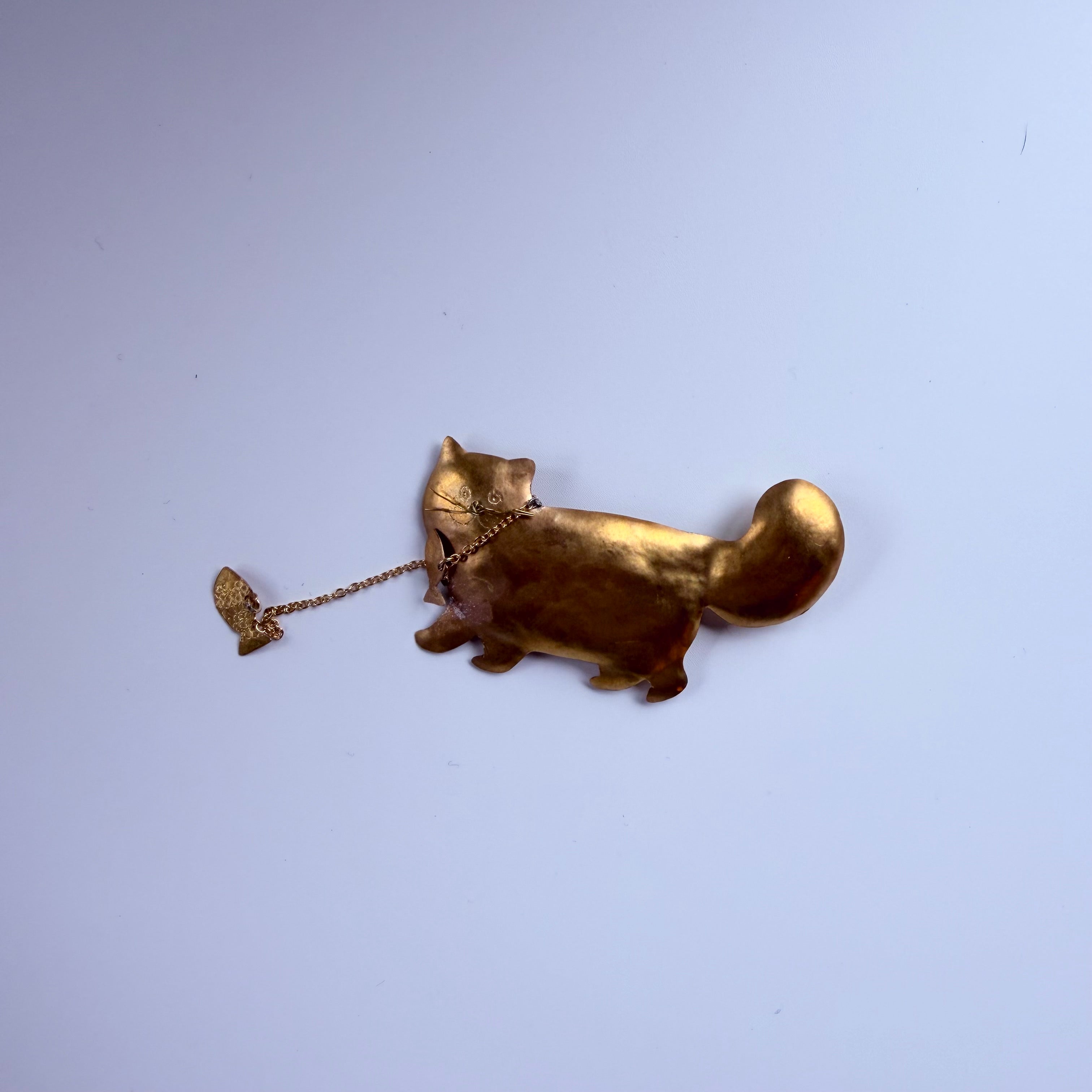 おさかな猫のブローチ