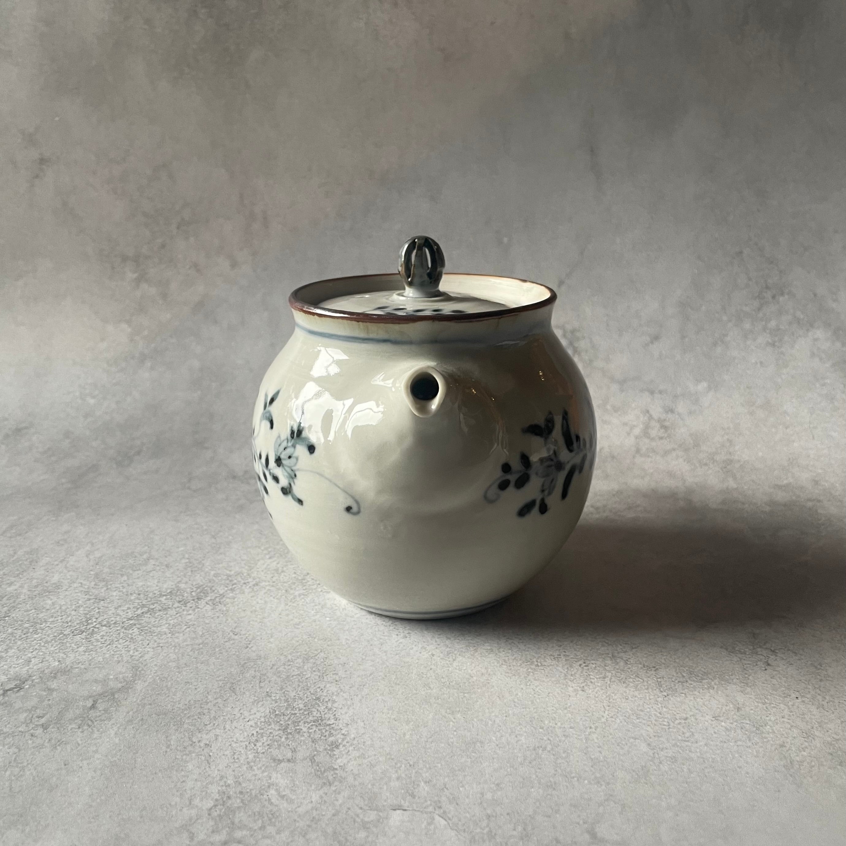 ポット　花唐草