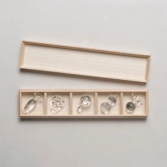 ガラスの箸置き　きのこ