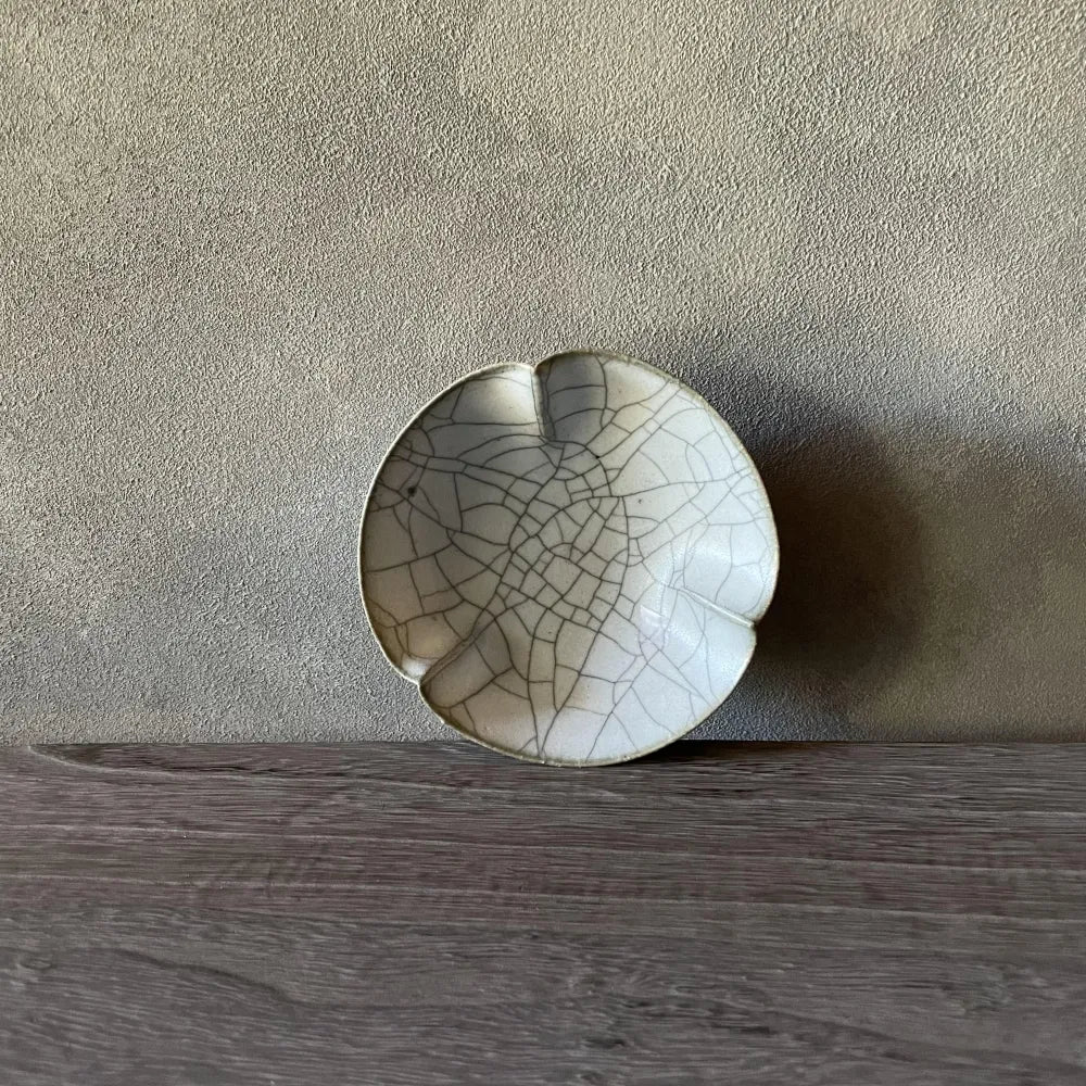 炭入り三弁小鉢