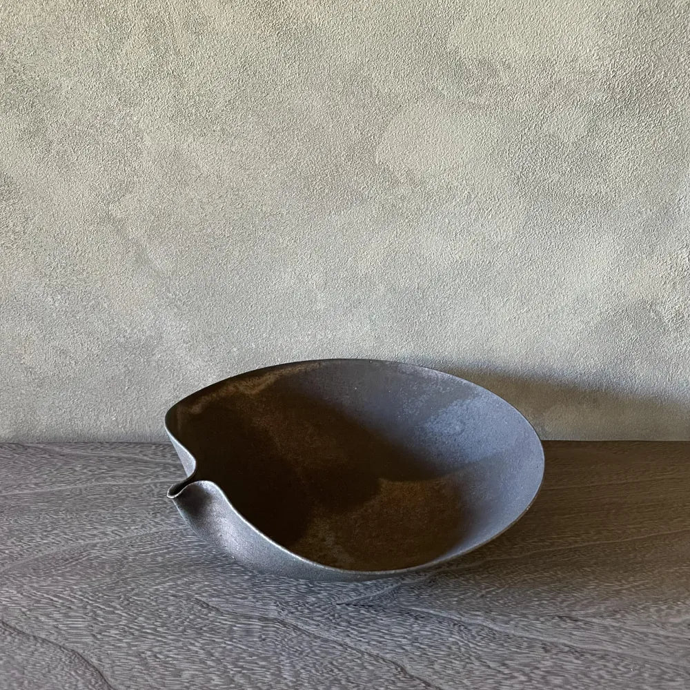 黒釉片口鉢