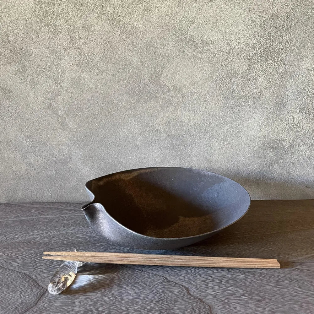 黒釉片口鉢