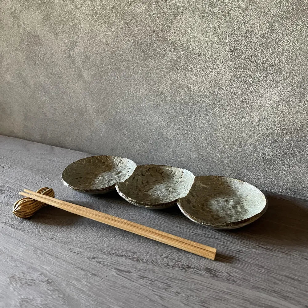 継皿みっつ