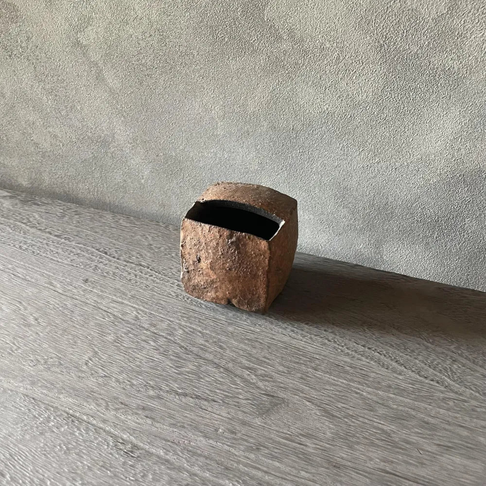 花器　赤 (四角)