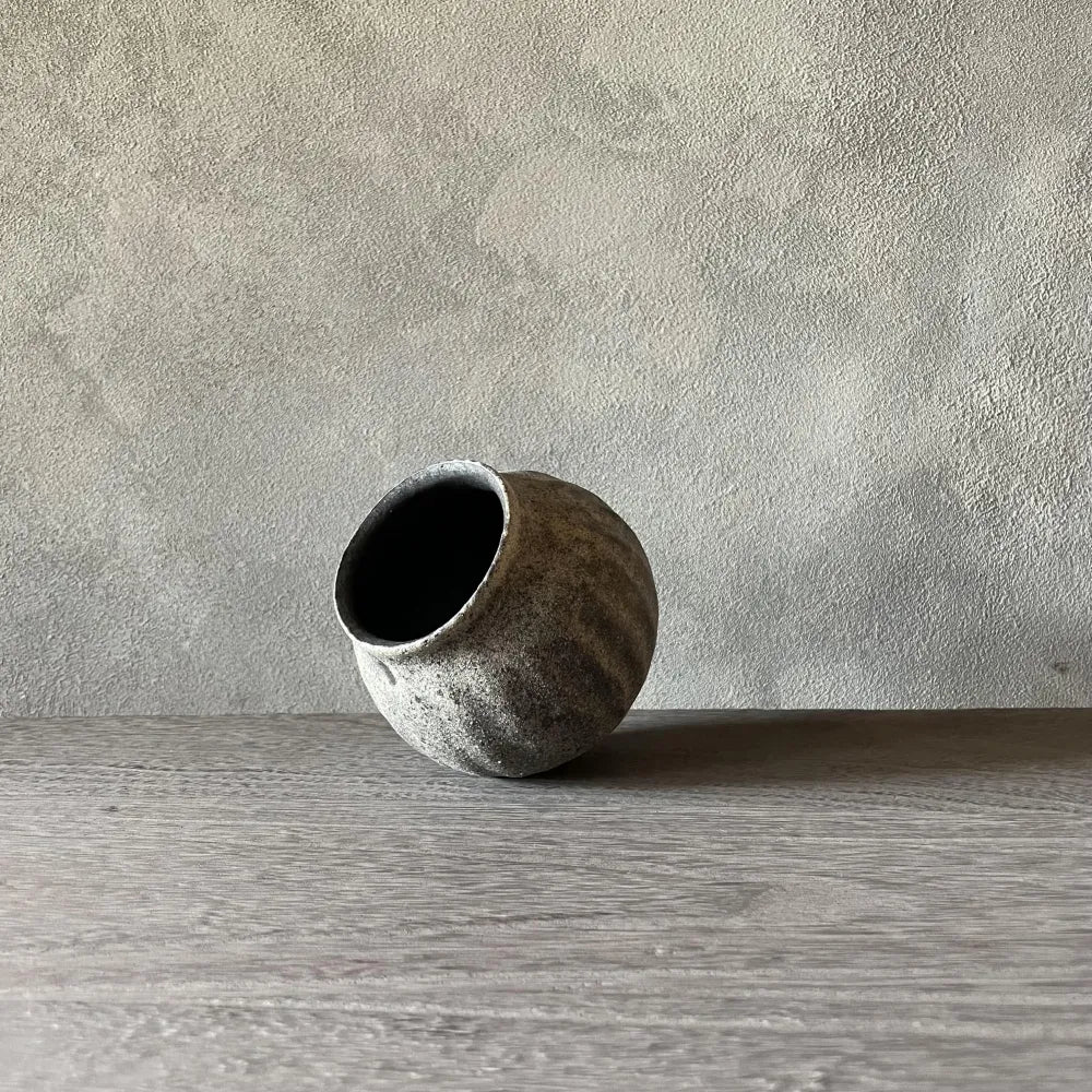 花器　グレー