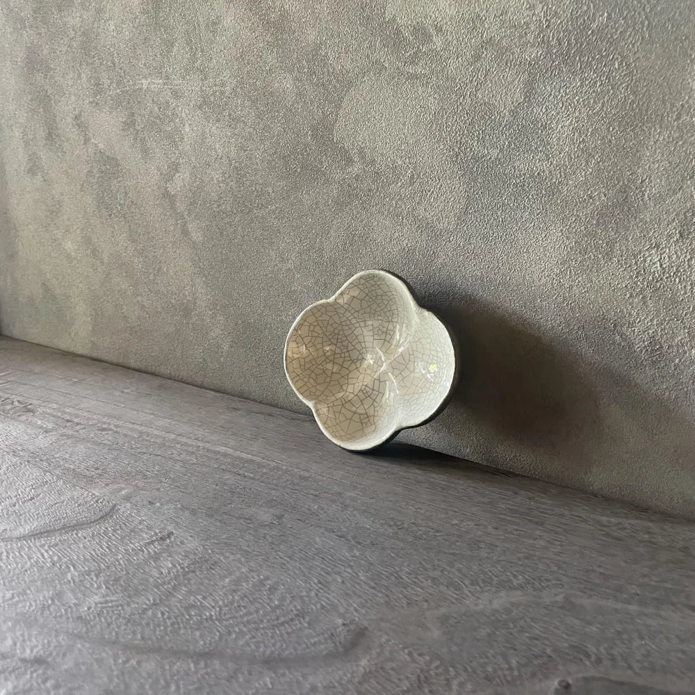 木瓜鉢（小）白黒