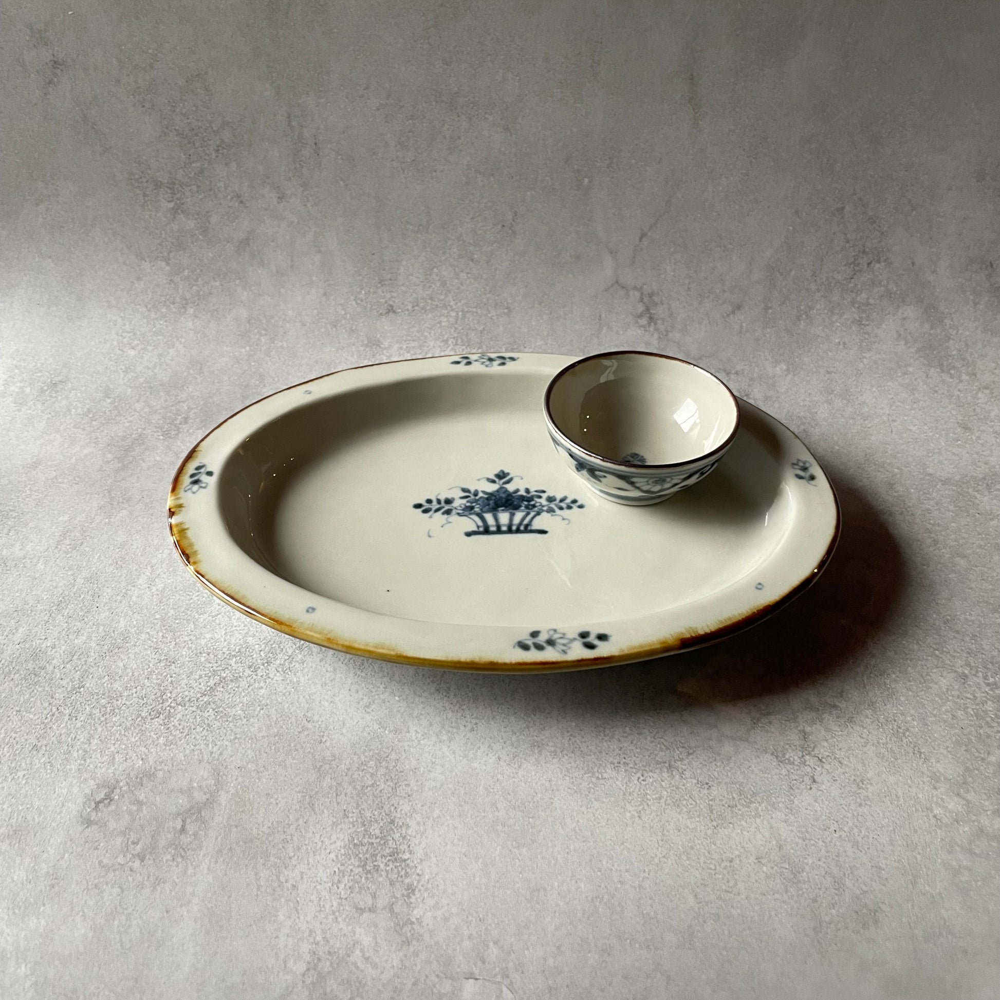 染付　半菊文　盃