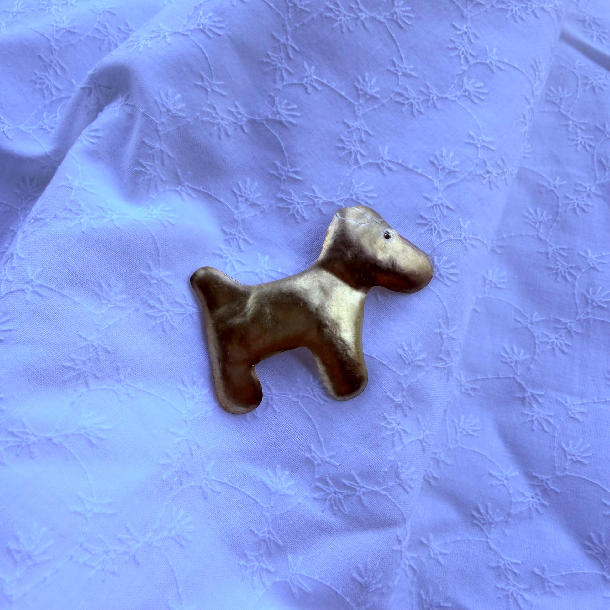 antique dog ブローチ