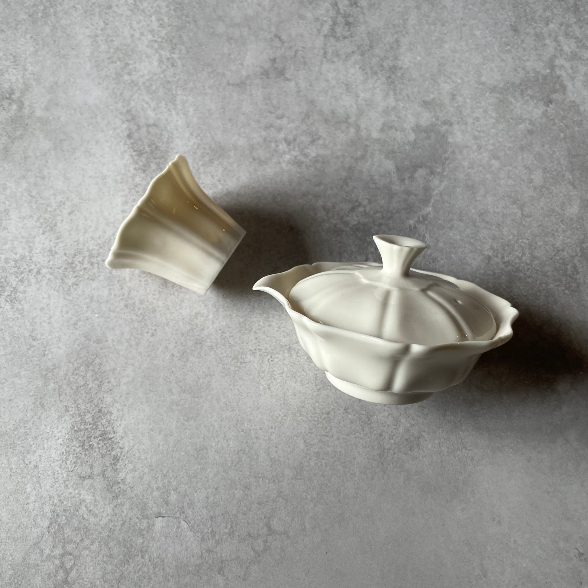 八輪花宝瓶　小