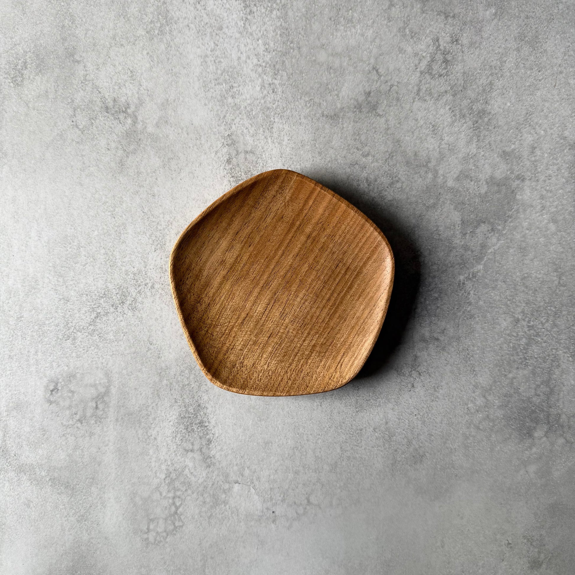 五角豆皿　(オニグルミ)