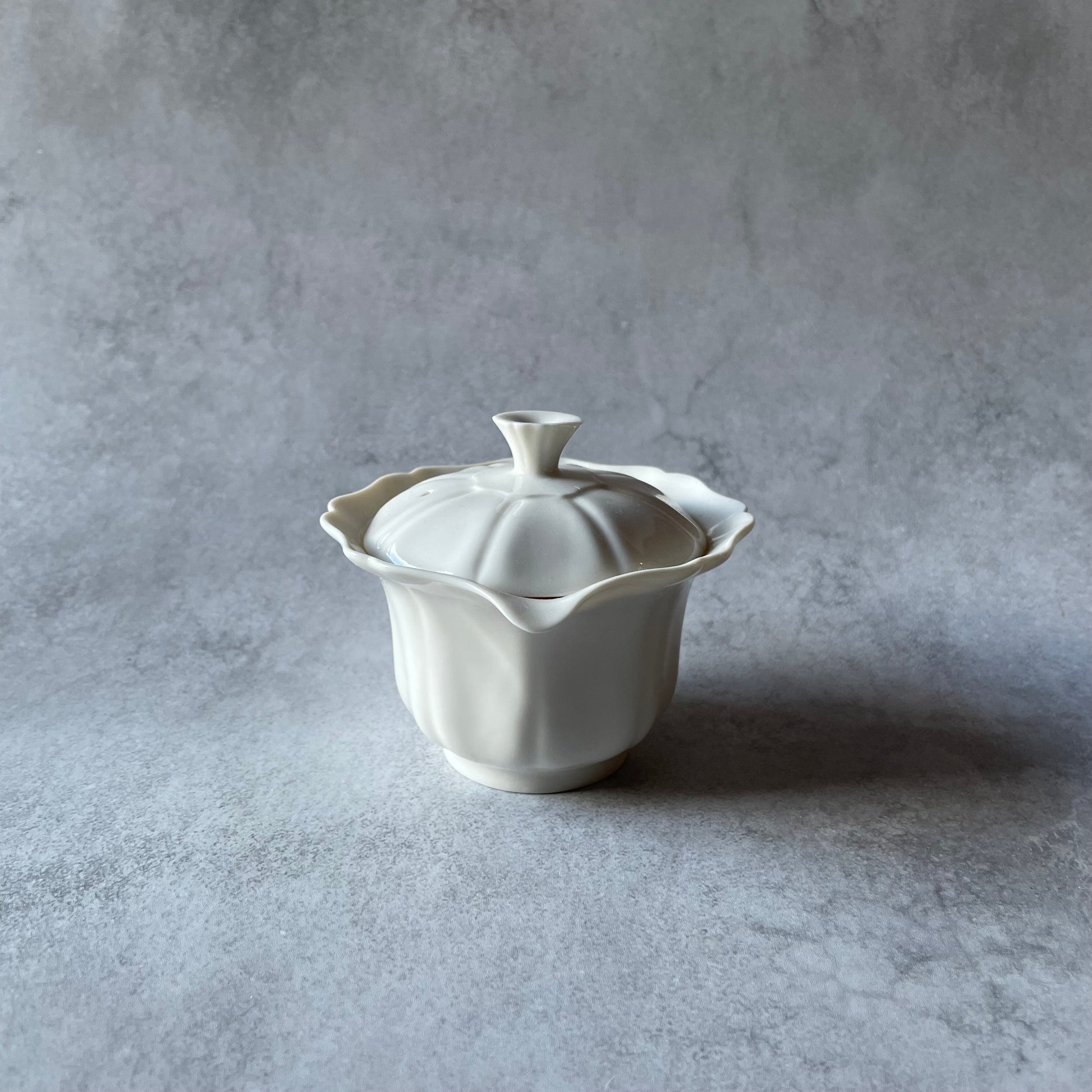 八輪花宝瓶　大