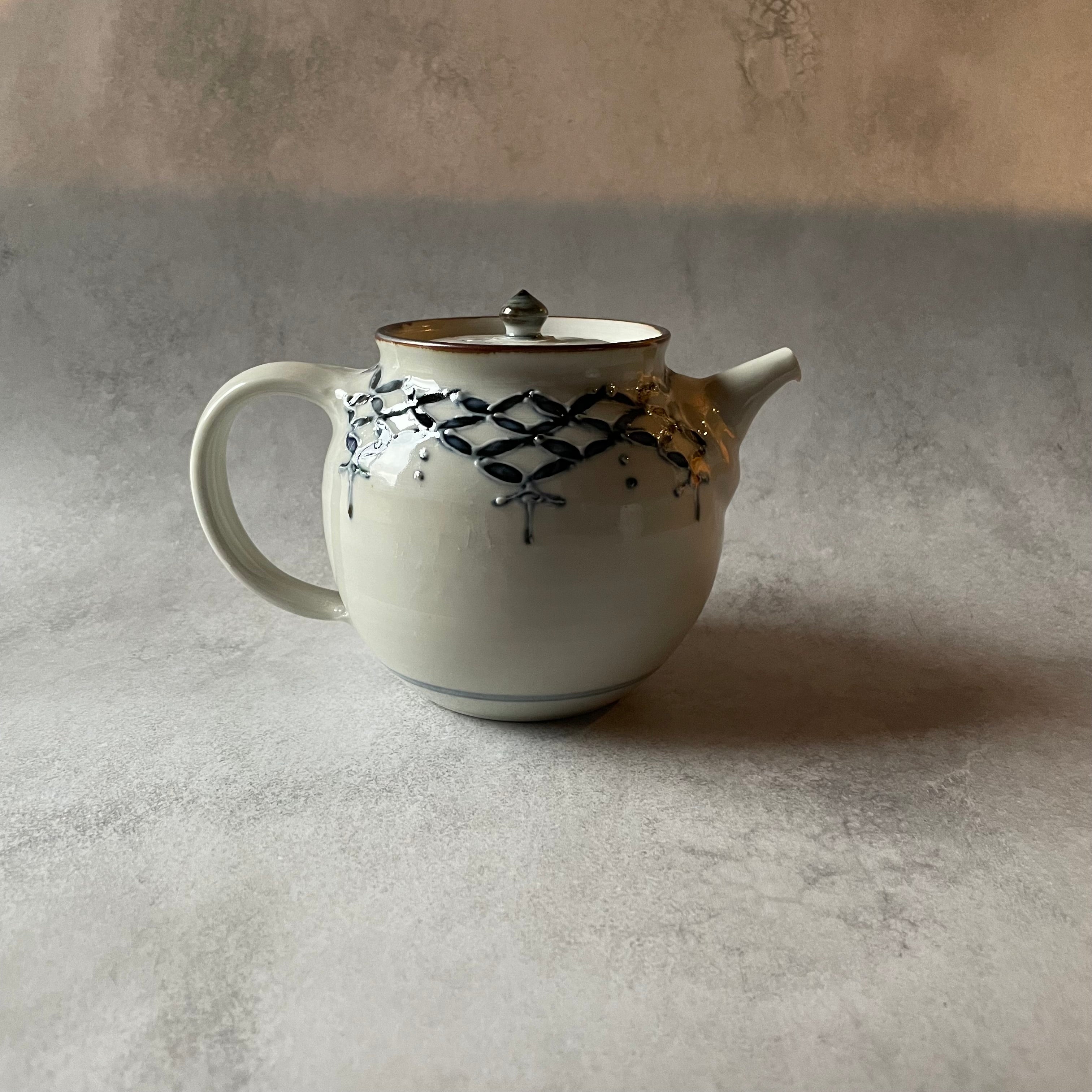 ポット　七宝文