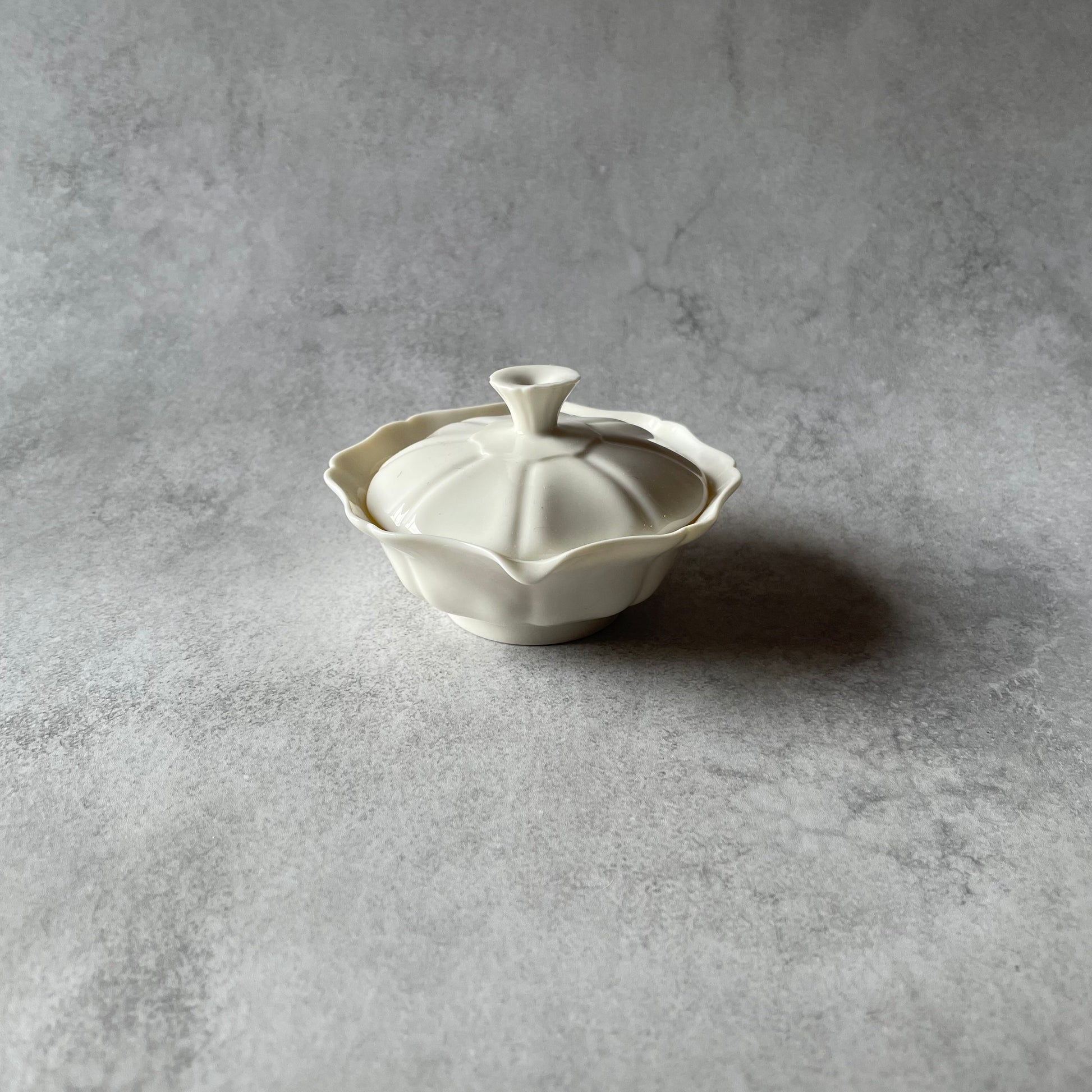 八輪花宝瓶　小