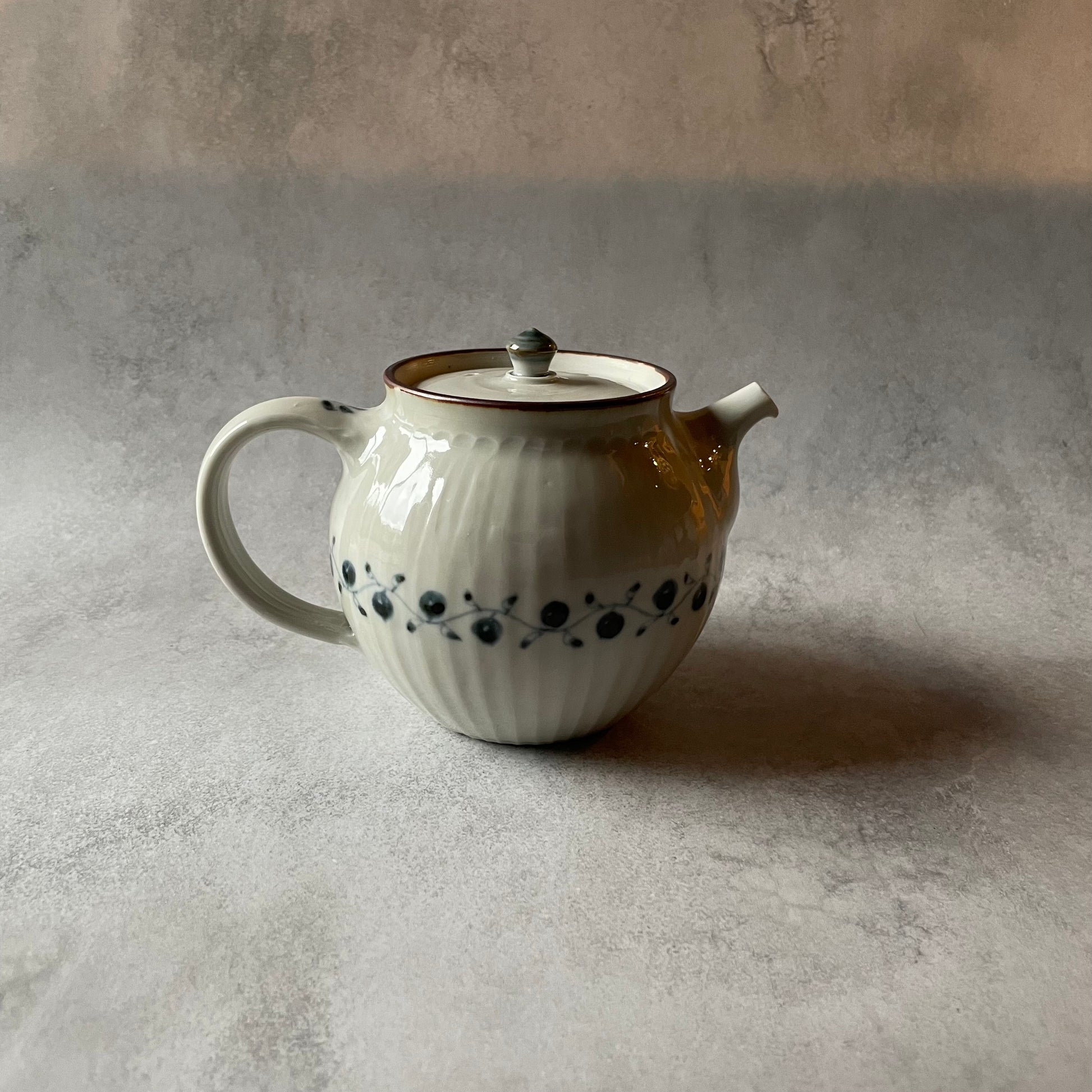 ポット　果実文