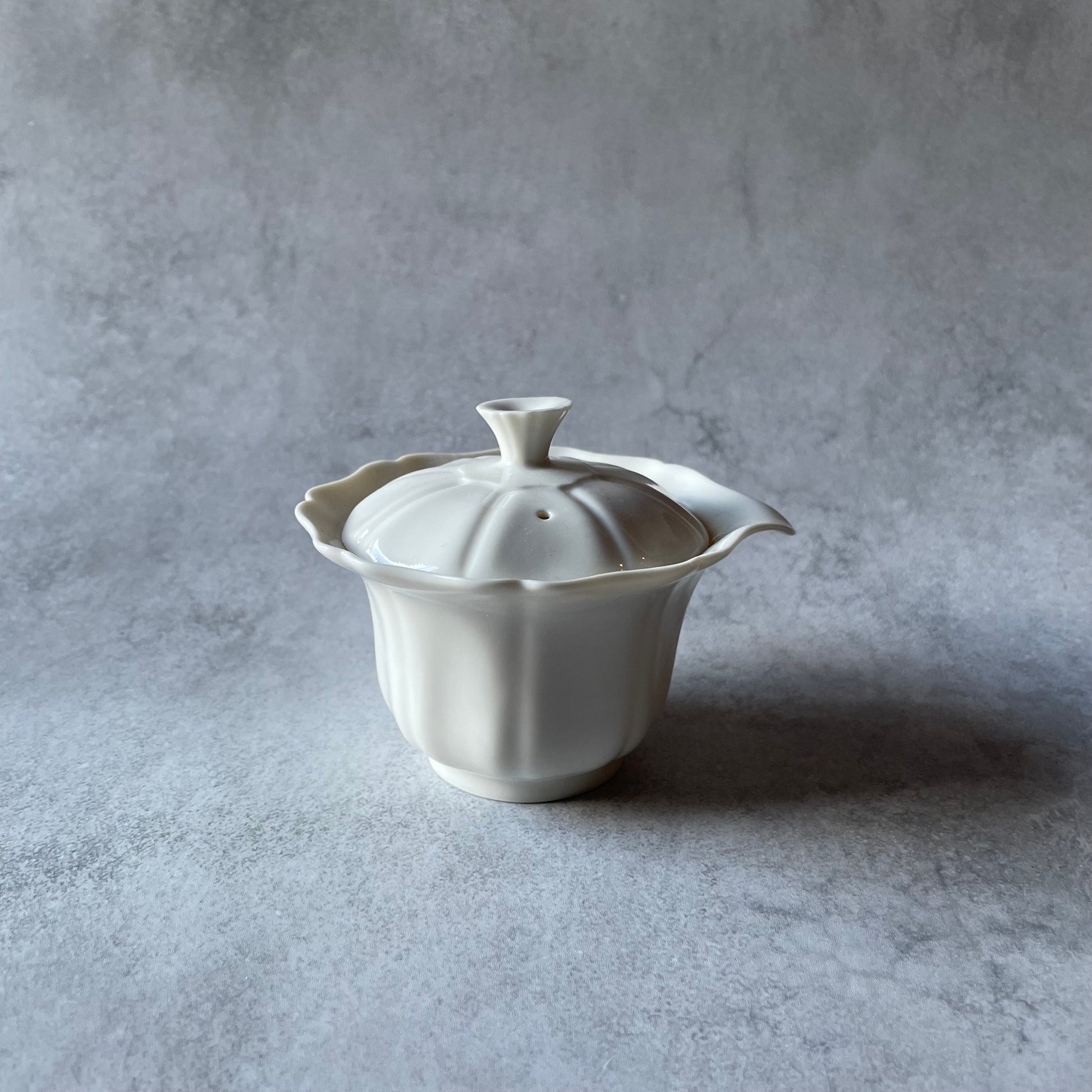 八輪花宝瓶　大