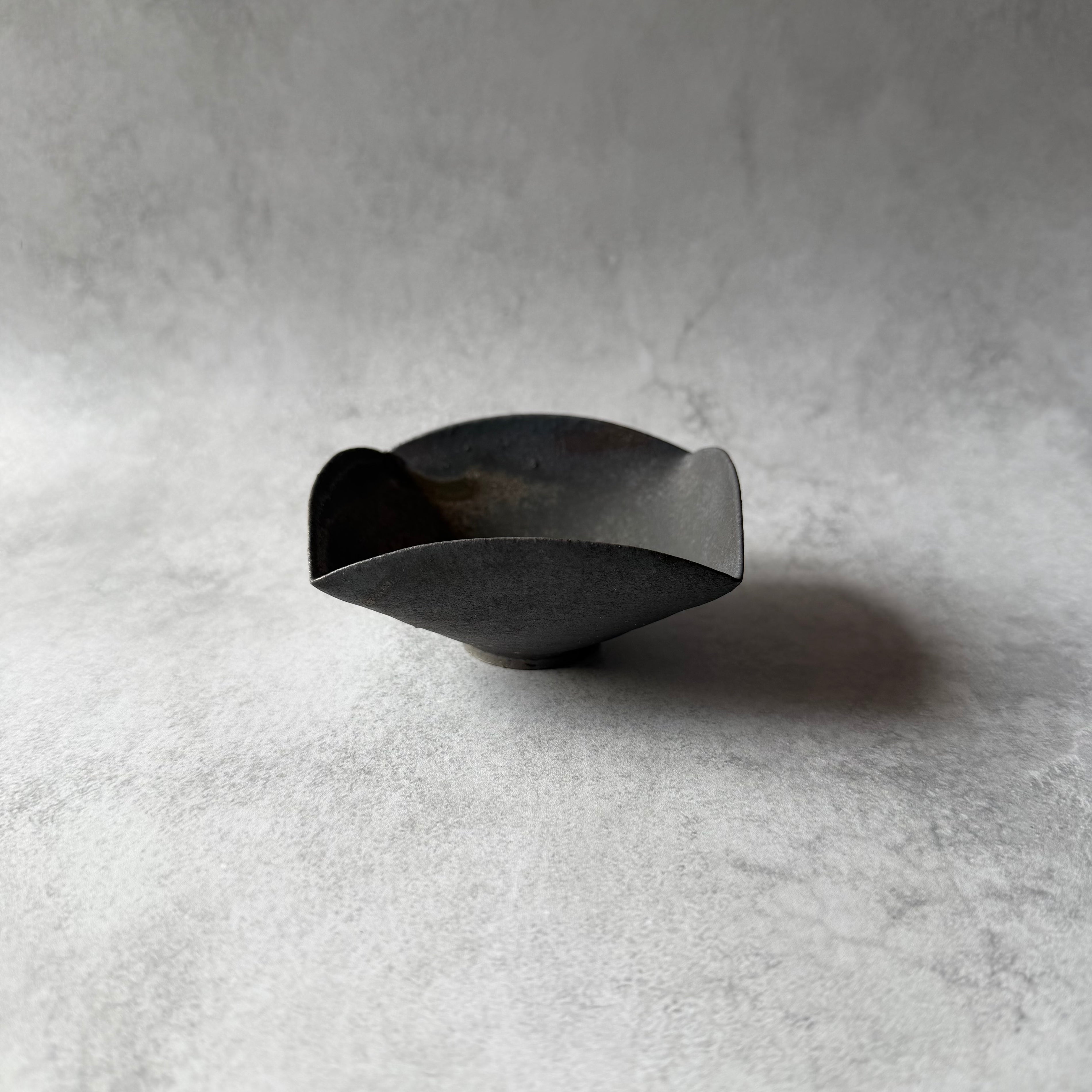 黒釉　四角　小鉢
