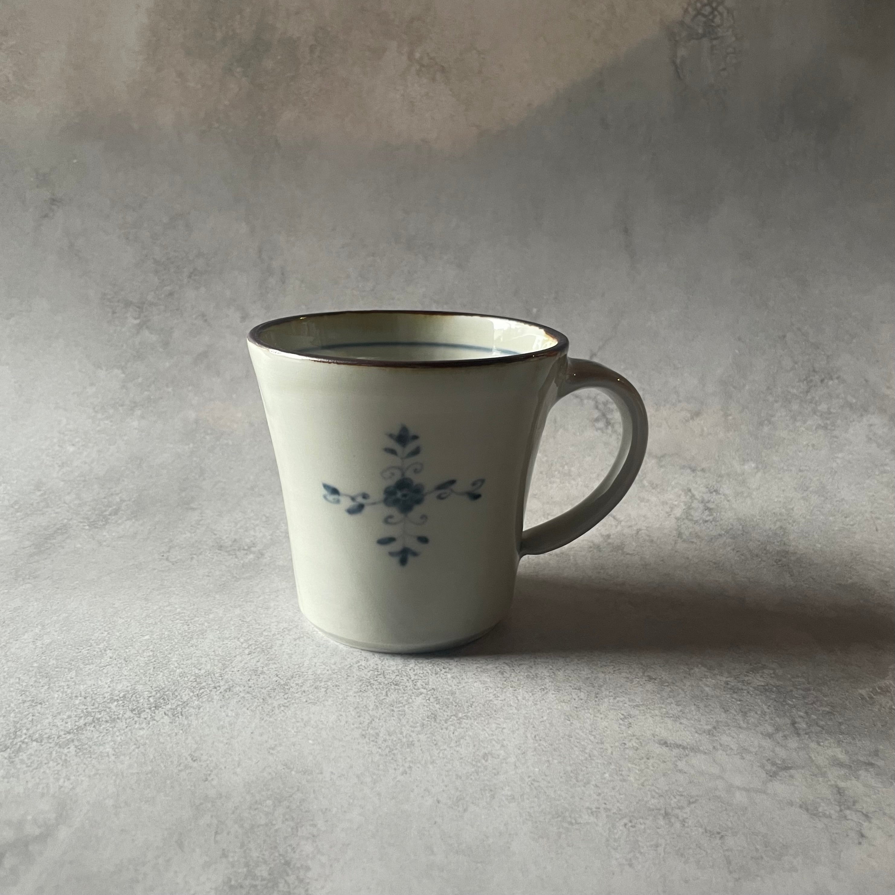 染付マグ　花十字