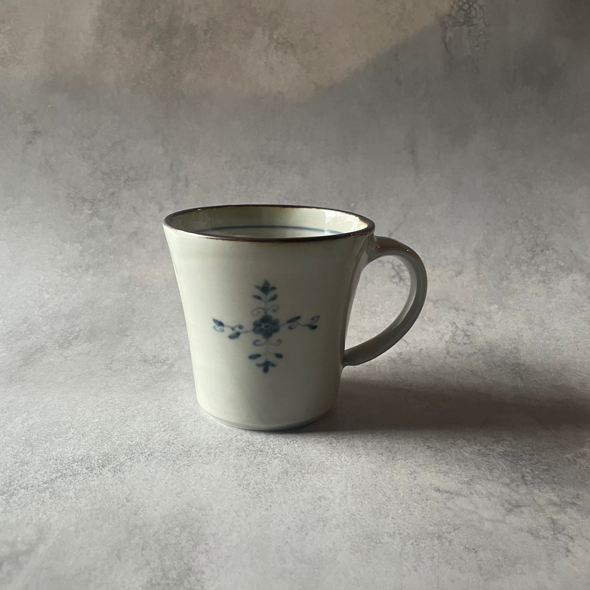 染付マグ　花十字