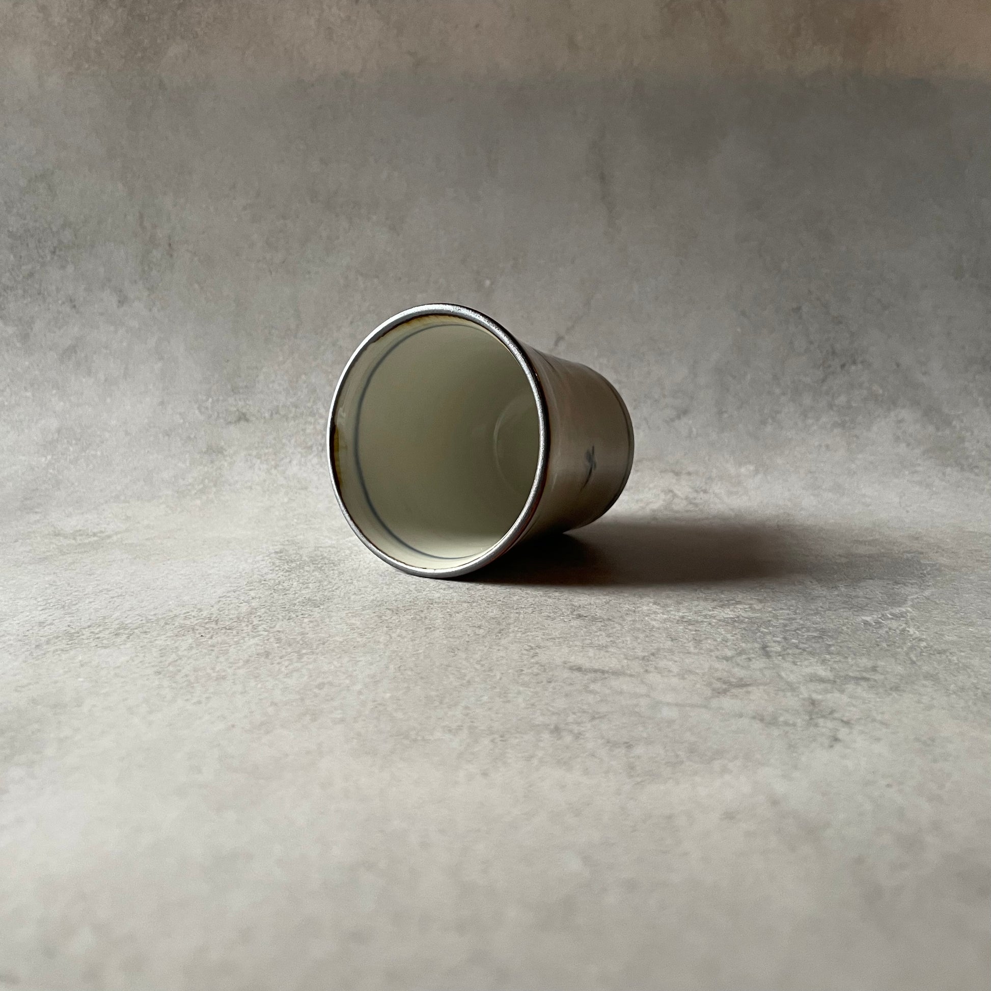 染付　だみ花文　猪口