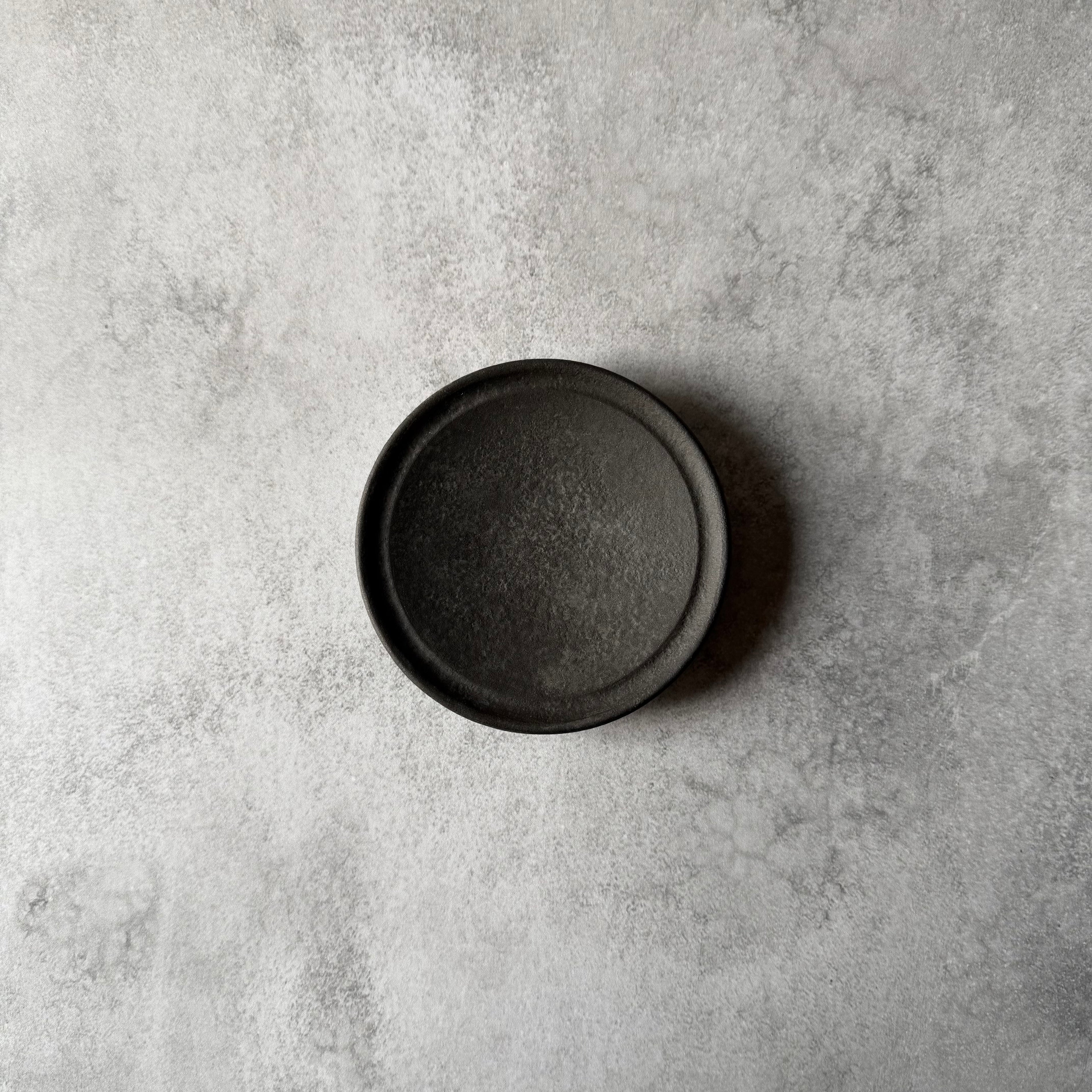 三寸リム皿　黒