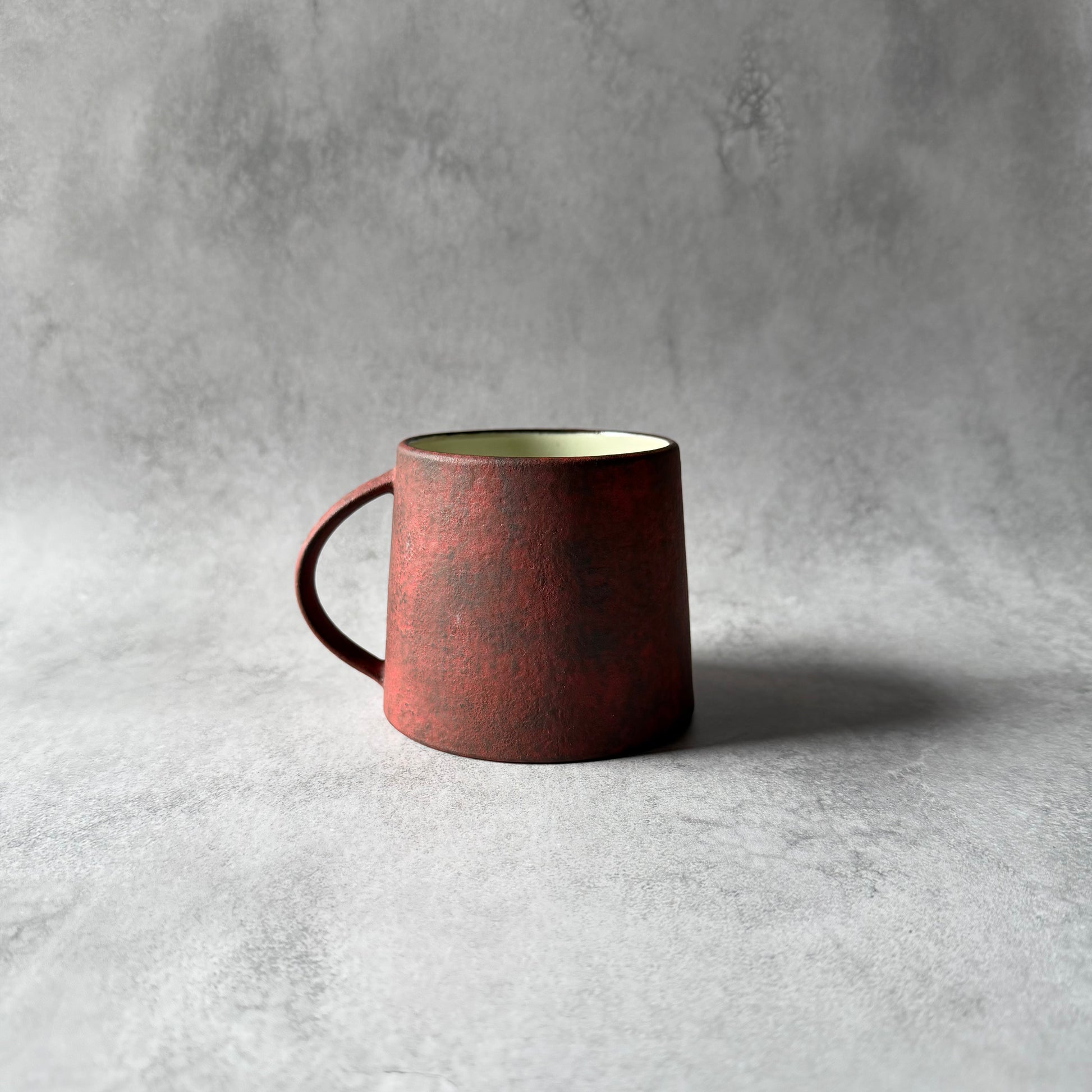 マグカップ　台形　赤