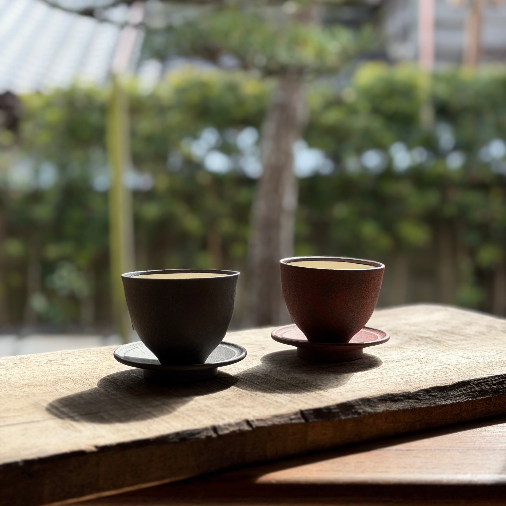 湯のみ　(内側　白) 黒